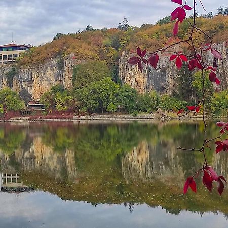 Hotel Villa Kaylaka Плевна Экстерьер фото