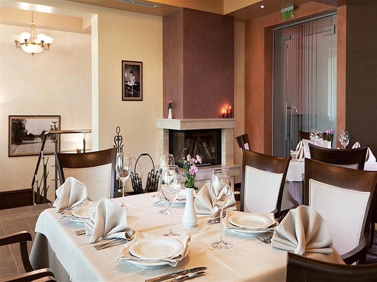 Hotel Villa Kaylaka Плевна Экстерьер фото