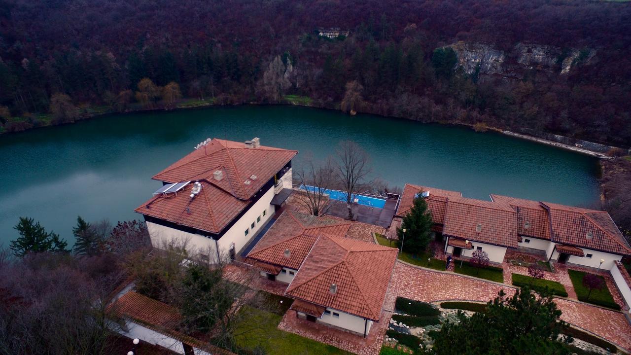 Hotel Villa Kaylaka Плевна Экстерьер фото